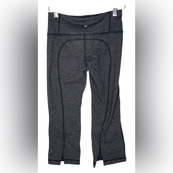Lululemon Herringbone Crop Knit Leggings Size 6 - Picture 2 of 7